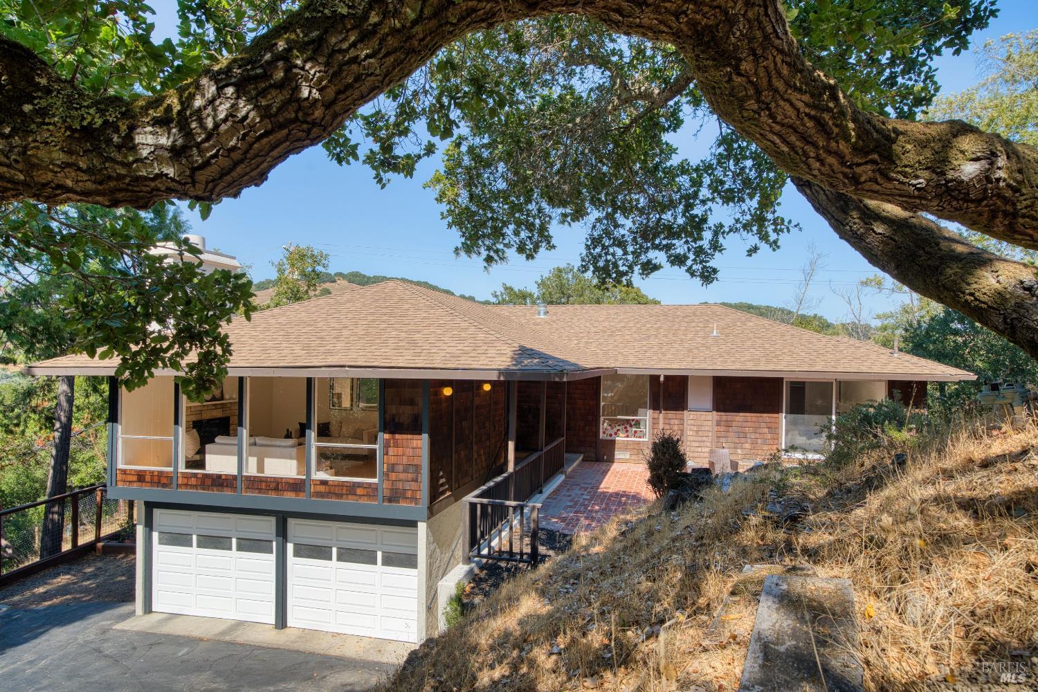 Detail Gallery Image 6 of 49 For 131 Legend Rd, San Anselmo,  CA 94960 - 3 Beds | 2 Baths