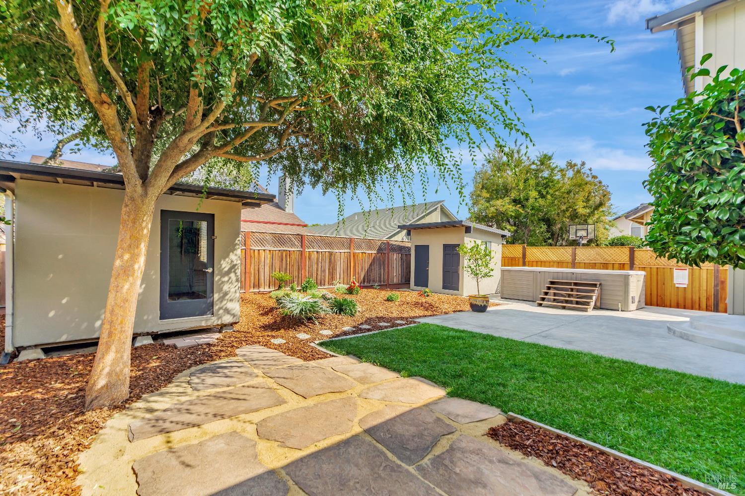 Detail Gallery Image 27 of 36 For 9525 Camelot Dr, Windsor,  CA 95492 - 4 Beds | 2/1 Baths