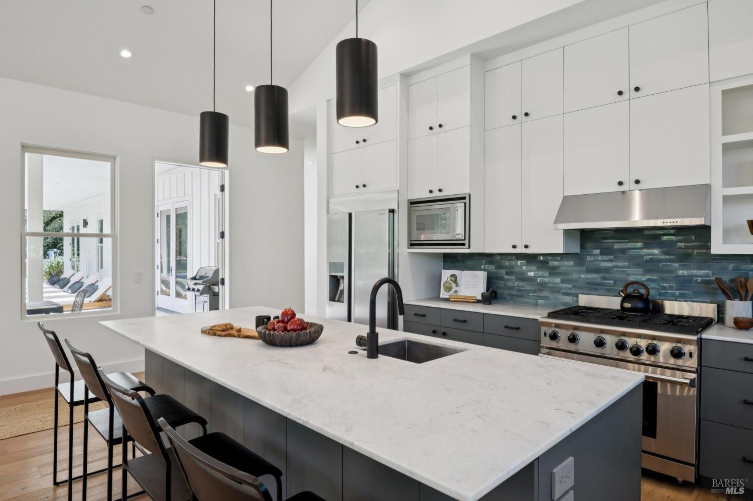 Detail Gallery Image 22 of 96 For 20685 5th St, Sonoma,  CA 95476 - 3 Beds | 3/1 Baths