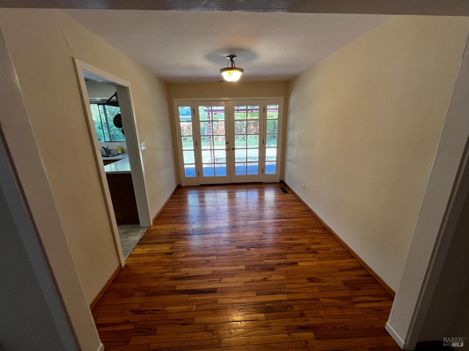 Detail Gallery Image 5 of 16 For 859 Colorado Ave, Palo Alto,  CA 94303 - 2 Beds | 1 Baths