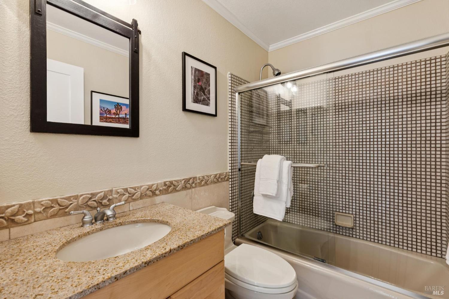 Detail Gallery Image 14 of 22 For 51 Laurel Dr, Corte Madera,  CA 94925 - 2 Beds | 2 Baths