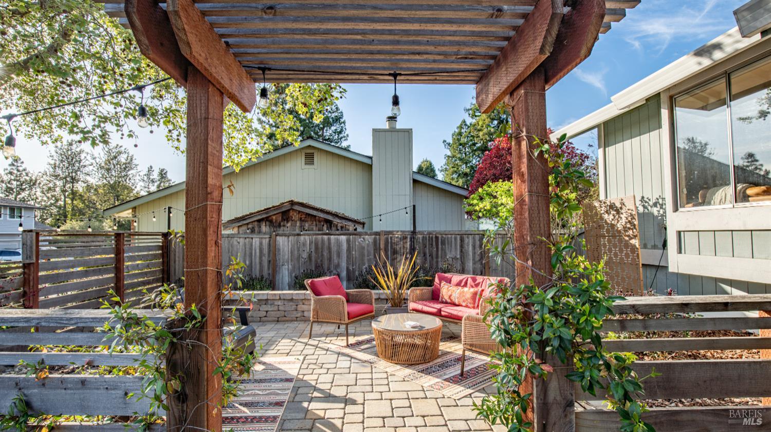 Detail Gallery Image 3 of 73 For 5270 Arnica Way, Santa Rosa,  CA 95403 - 4 Beds | 2/1 Baths