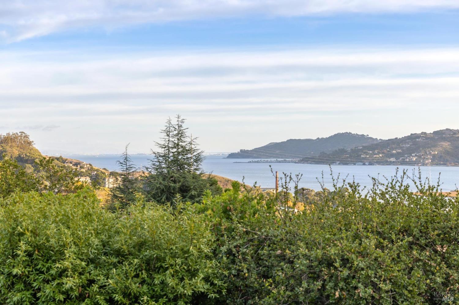Detail Gallery Image 5 of 43 For 325 via La Cumbre Unkn, Greenbrae,  CA 94904 - 3 Beds | 3/1 Baths