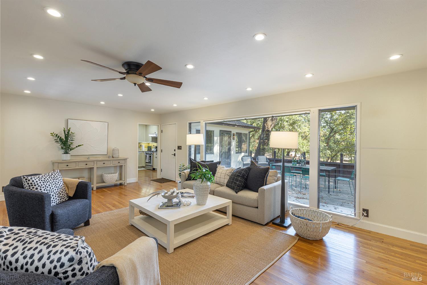 Detail Gallery Image 8 of 54 For 525 Keyes Ave, Angwin,  CA 94508 - 3 Beds | 2 Baths