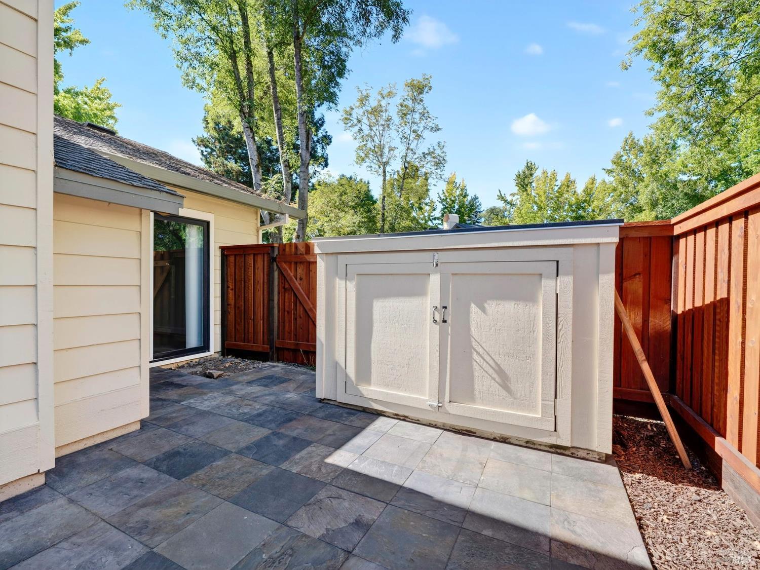 Detail Gallery Image 27 of 42 For 2301 Woodlake Dr, Santa Rosa,  CA 95405 - 2 Beds | 2 Baths