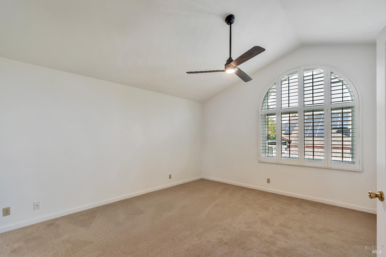 Detail Gallery Image 17 of 36 For 9525 Camelot Dr, Windsor,  CA 95492 - 4 Beds | 2/1 Baths