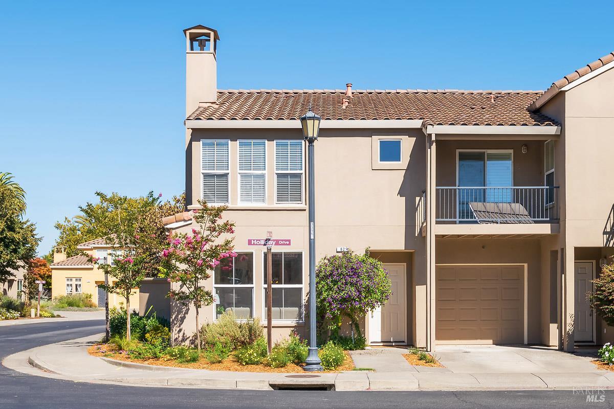 Detail Gallery Image 26 of 28 For 62 Holliday Dr, Novato,  CA 94949 - 2 Beds | 2/1 Baths