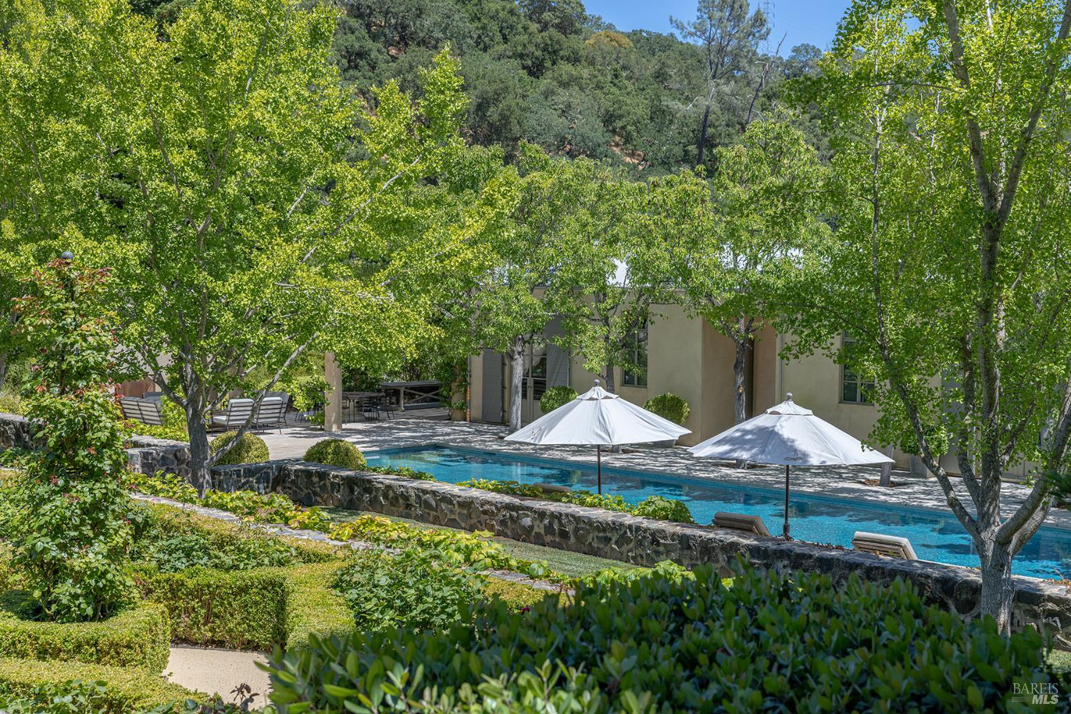 Detail Gallery Image 35 of 49 For 33 Hennessey Ridge Rd, Saint Helena,  CA 94574 - 4 Beds | 4/1 Baths