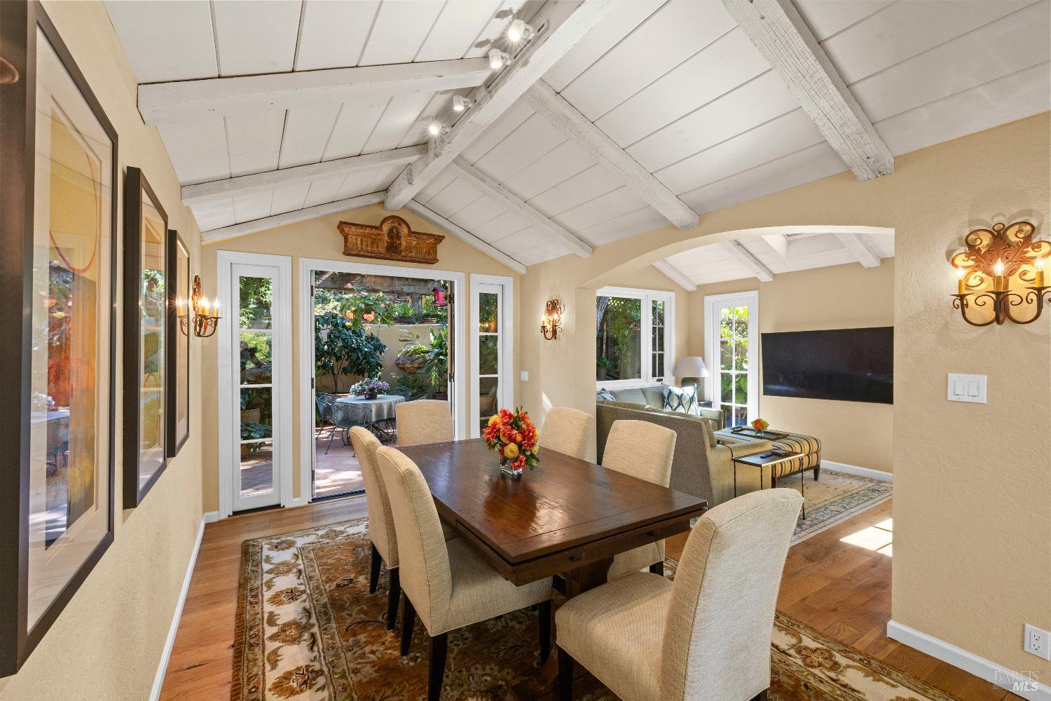 Detail Gallery Image 12 of 44 For 260 Clorinda Ave, San Rafael,  CA 94901 - 4 Beds | 3 Baths