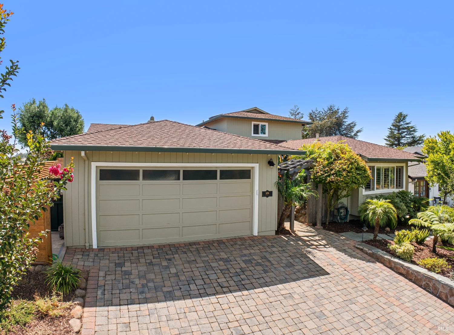 Detail Gallery Image 7 of 56 For 126 San Marino Dr, San Rafael,  CA 94901 - 5 Beds | 3/1 Baths