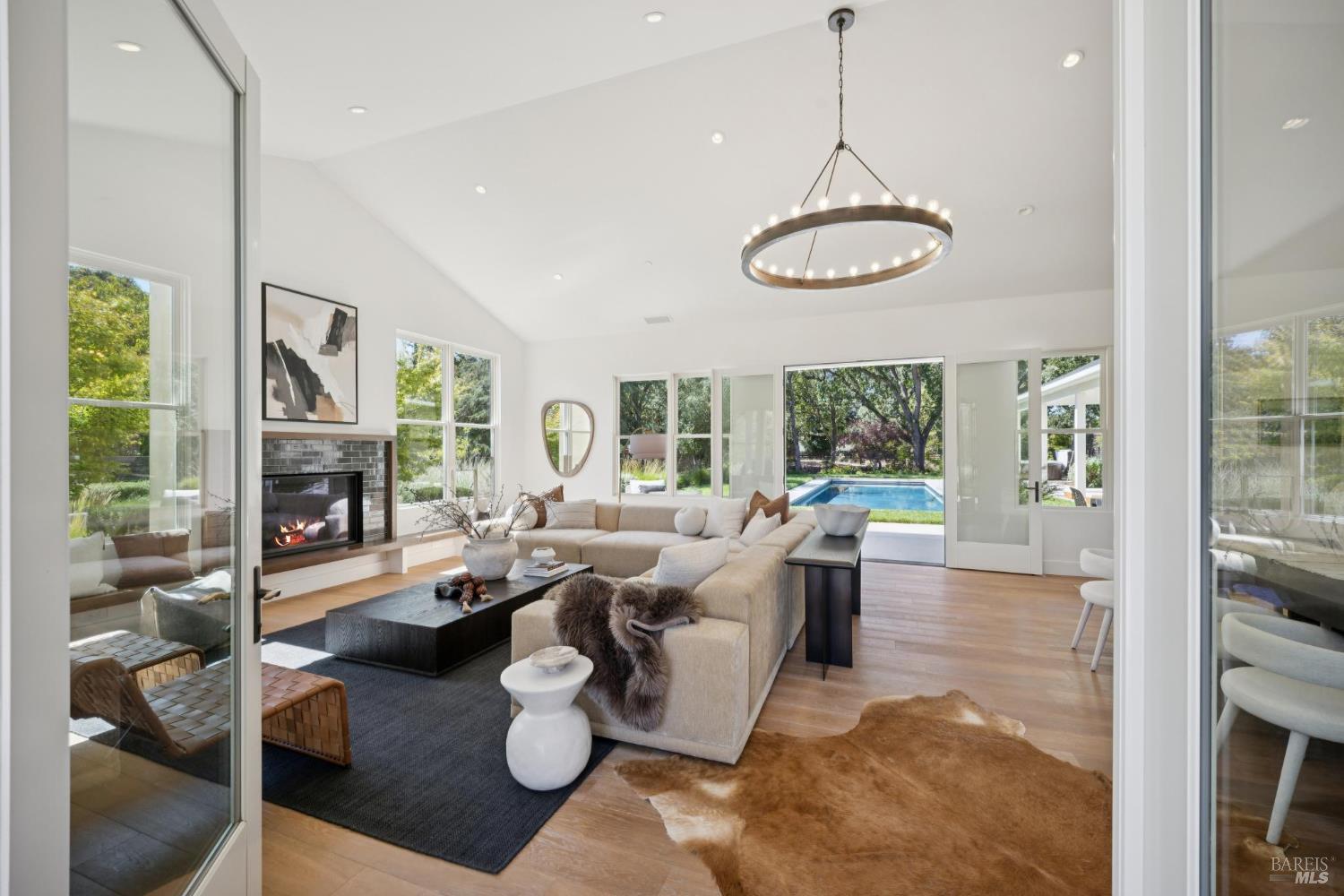 Detail Gallery Image 8 of 96 For 20685 5th St, Sonoma,  CA 95476 - 3 Beds | 3/1 Baths