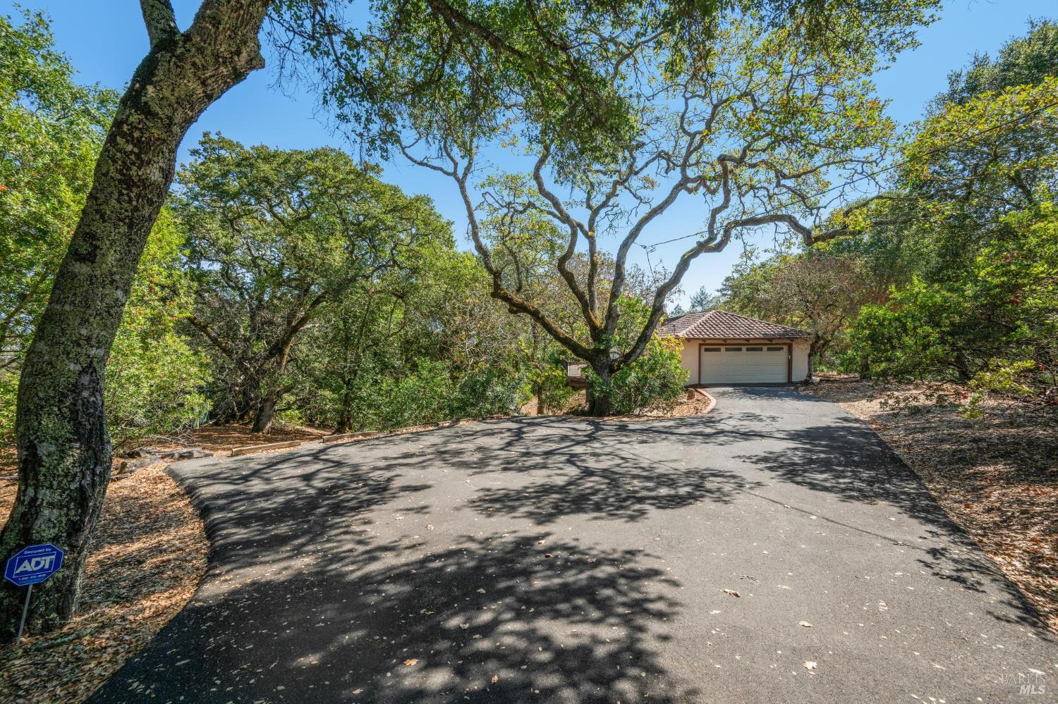 Detail Gallery Image 4 of 33 For 2175 London Ranch Rd, Glen Ellen,  CA 95442 - 2 Beds | 2 Baths