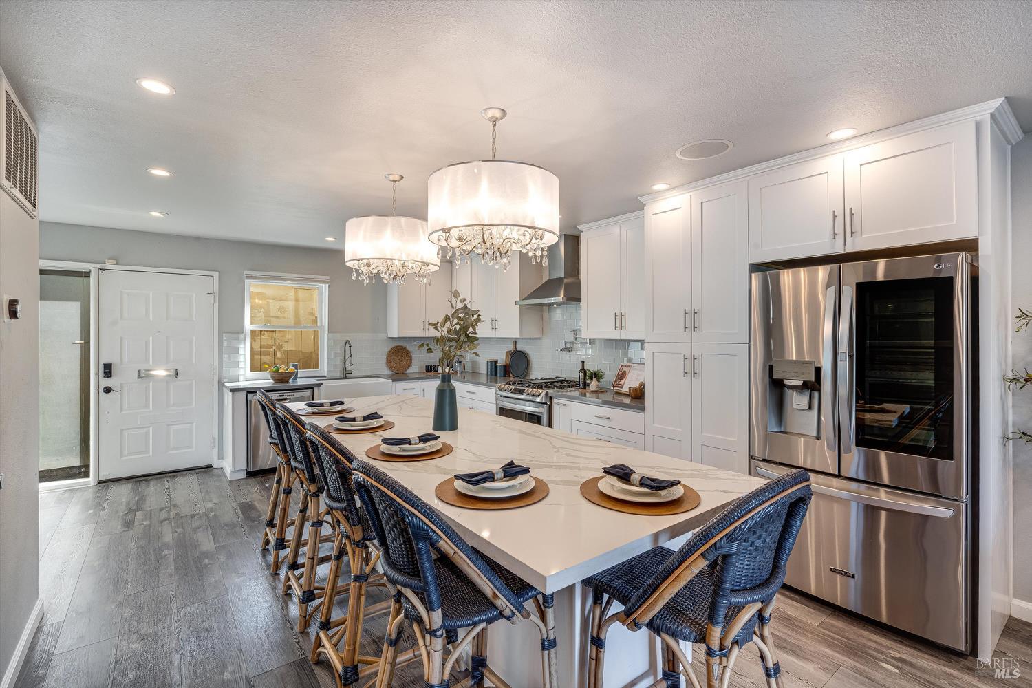 Detail Gallery Image 12 of 58 For 925 Marina Dr, Napa,  CA 94559 - 3 Beds | 2/1 Baths
