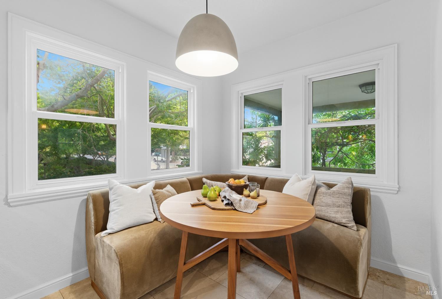 Detail Gallery Image 13 of 21 For 135 H St, San Rafael,  CA 94901 - 3 Beds | 2 Baths