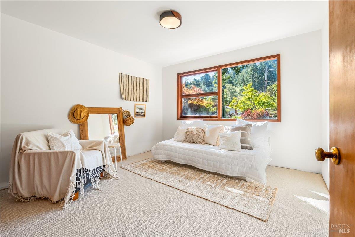 Detail Gallery Image 7 of 24 For 84 Canyon Rd, Fairfax,  CA 94930 - 3 Beds | 1 Baths