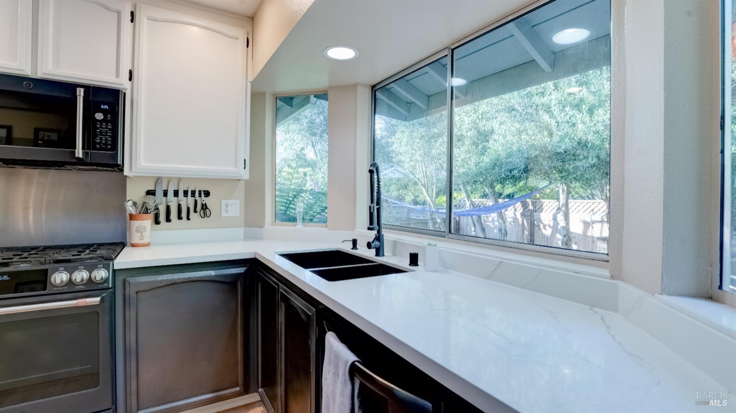 Detail Gallery Image 20 of 73 For 5270 Arnica Way, Santa Rosa,  CA 95403 - 4 Beds | 2/1 Baths