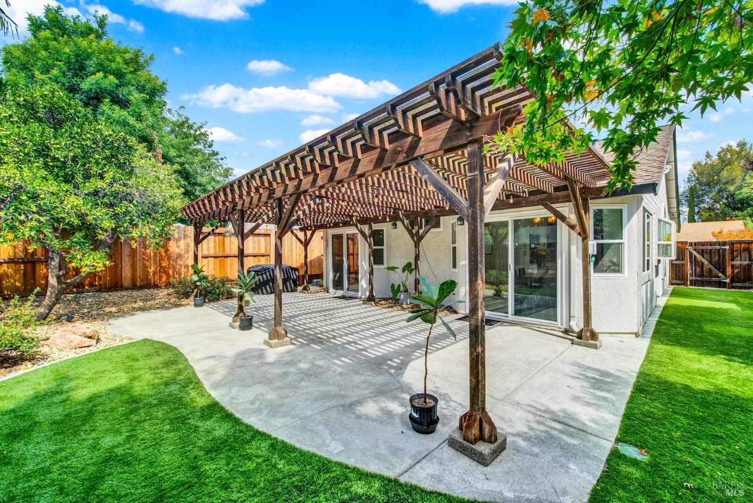 Detail Gallery Image 34 of 48 For 376 Bishop Dr, Vacaville,  CA 95687 - 3 Beds | 2 Baths