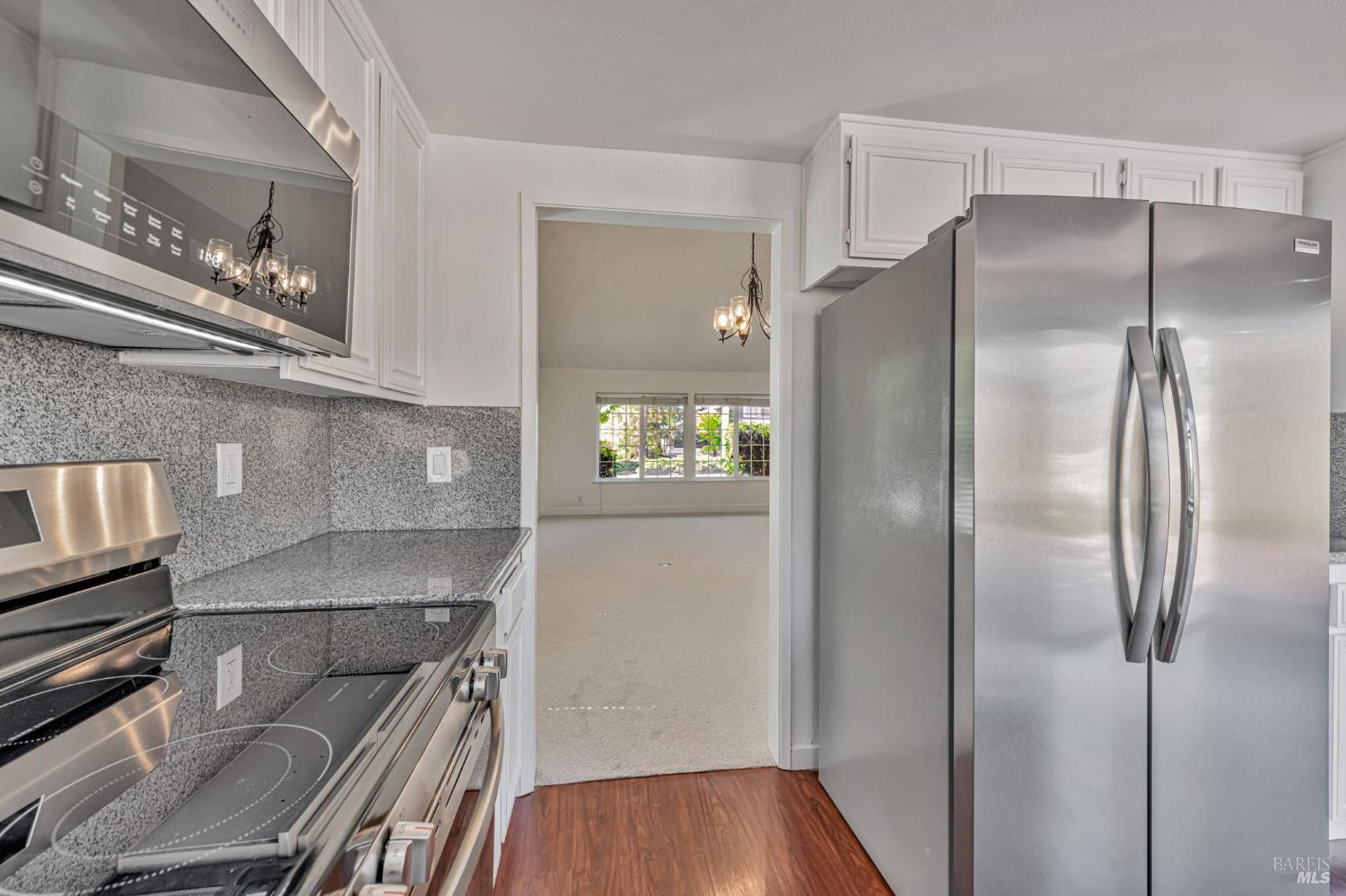 Detail Gallery Image 11 of 31 For 107 Partridge Dr, Novato,  CA 94945 - 3 Beds | 2 Baths