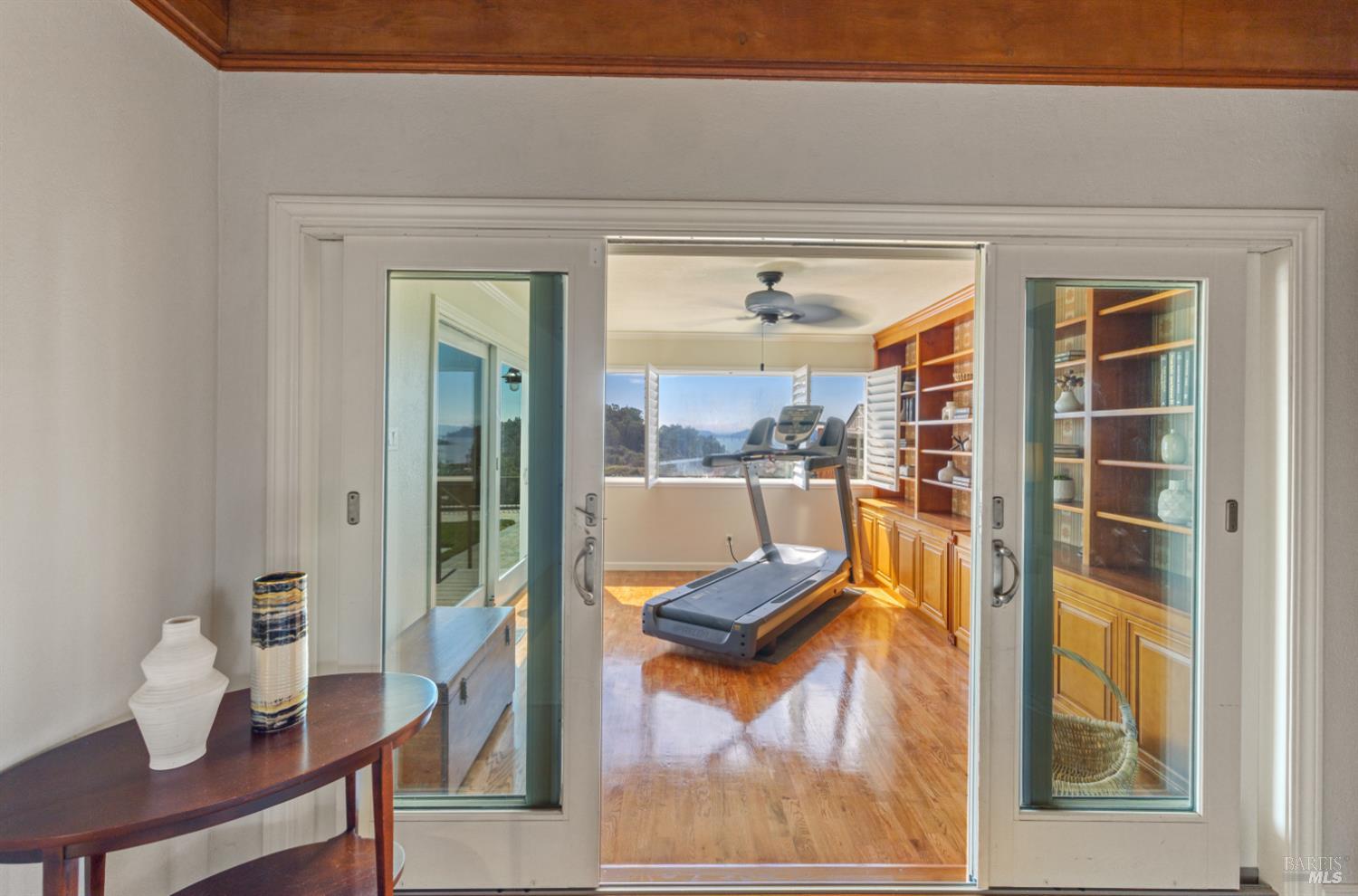 Detail Gallery Image 23 of 56 For 126 San Marino Dr, San Rafael,  CA 94901 - 5 Beds | 3/1 Baths