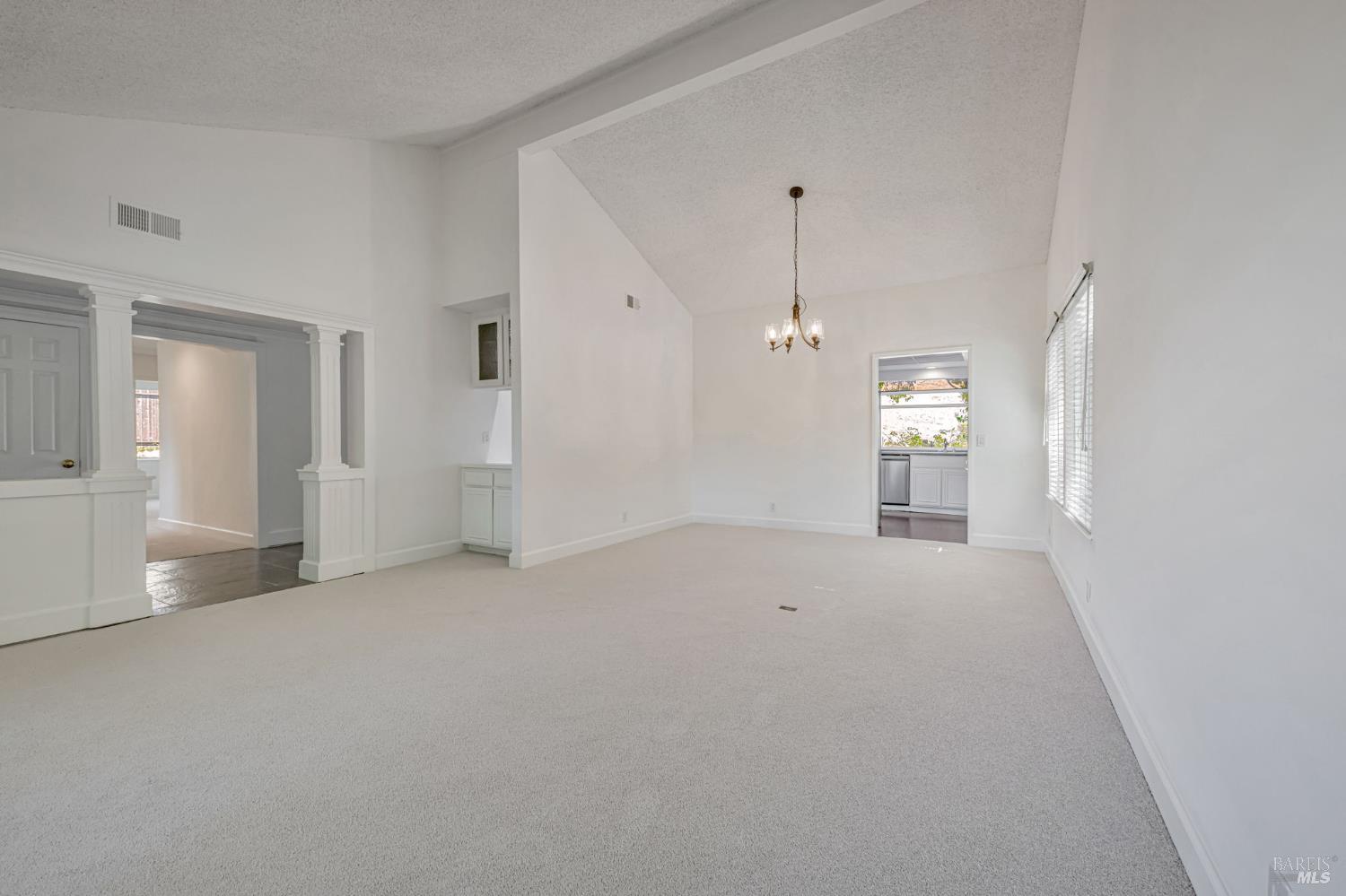 Detail Gallery Image 14 of 31 For 107 Partridge Dr, Novato,  CA 94945 - 3 Beds | 2 Baths
