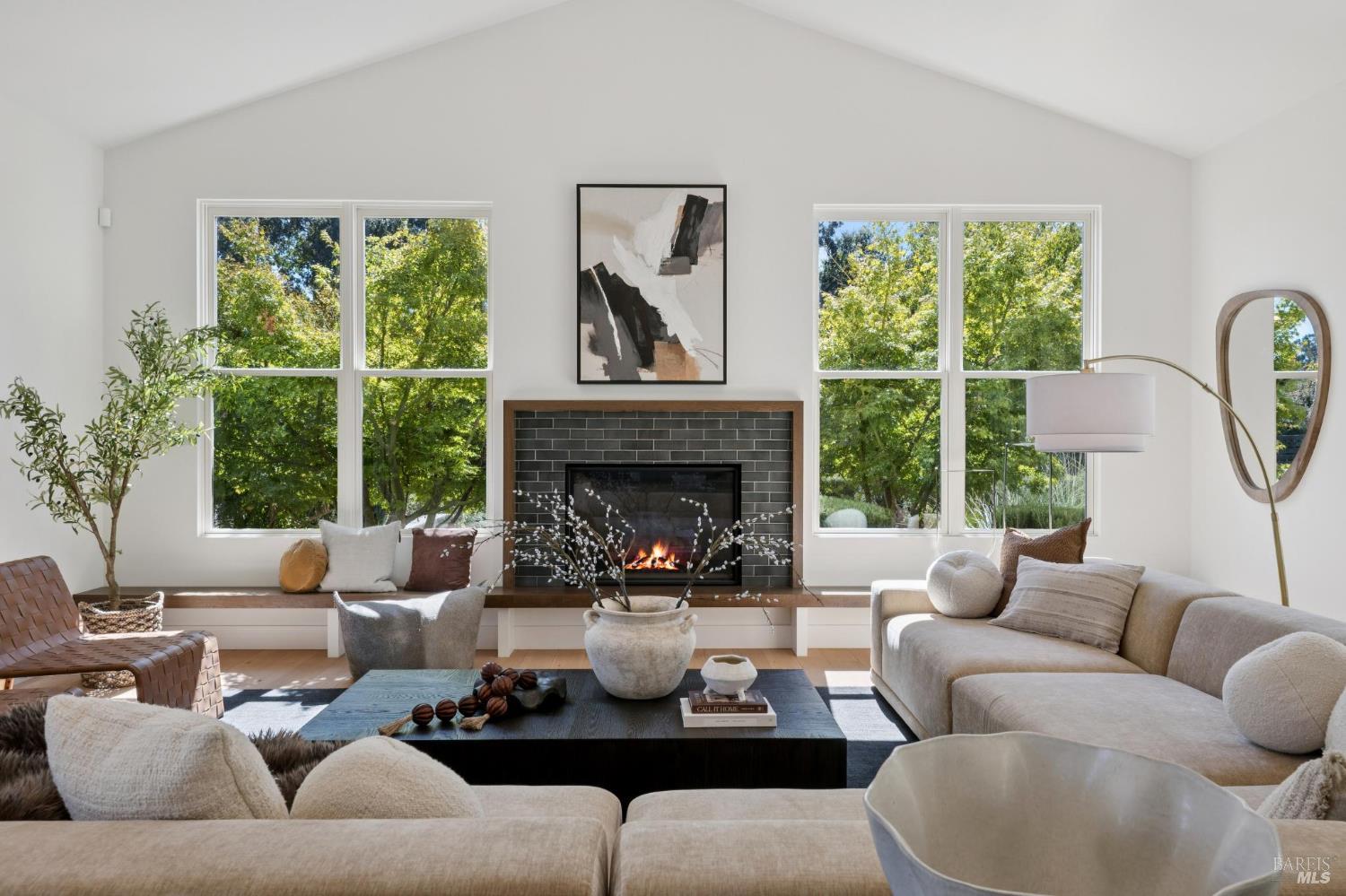 Detail Gallery Image 12 of 96 For 20685 5th St, Sonoma,  CA 95476 - 3 Beds | 3/1 Baths