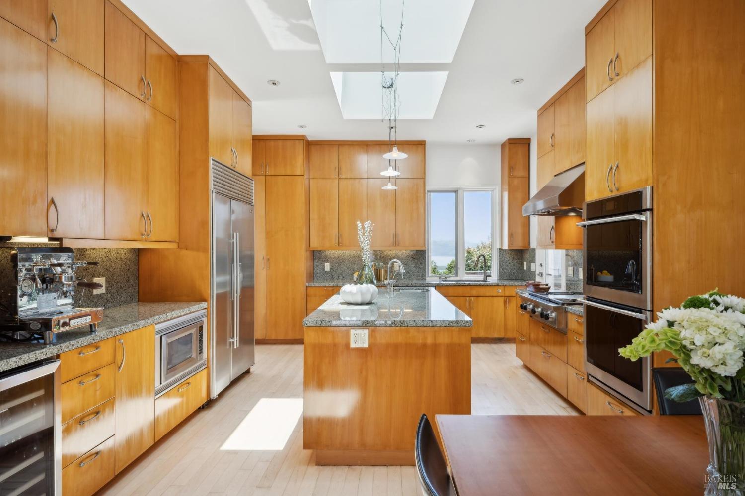 Detail Gallery Image 3 of 43 For 325 via La Cumbre Unkn, Greenbrae,  CA 94904 - 3 Beds | 3/1 Baths