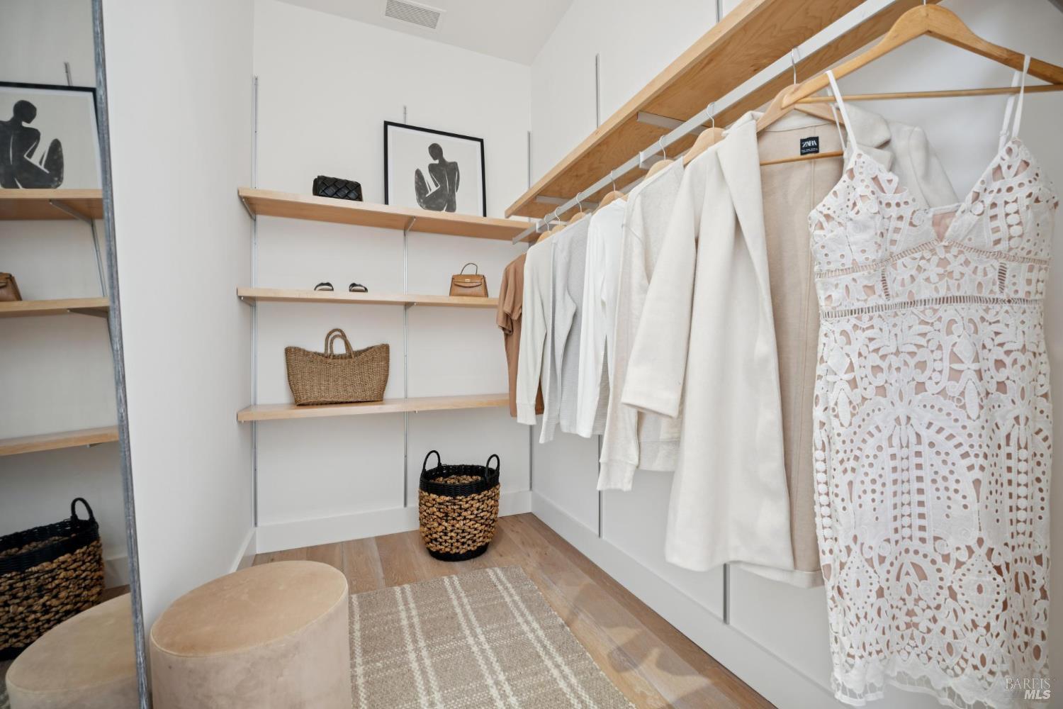 Detail Gallery Image 33 of 96 For 20685 5th St, Sonoma,  CA 95476 - 3 Beds | 3/1 Baths
