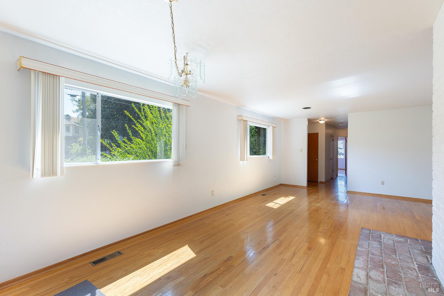 Detail Gallery Image 4 of 38 For 1016 Mccormick Ln, Napa,  CA 94558 - 4 Beds | 2 Baths