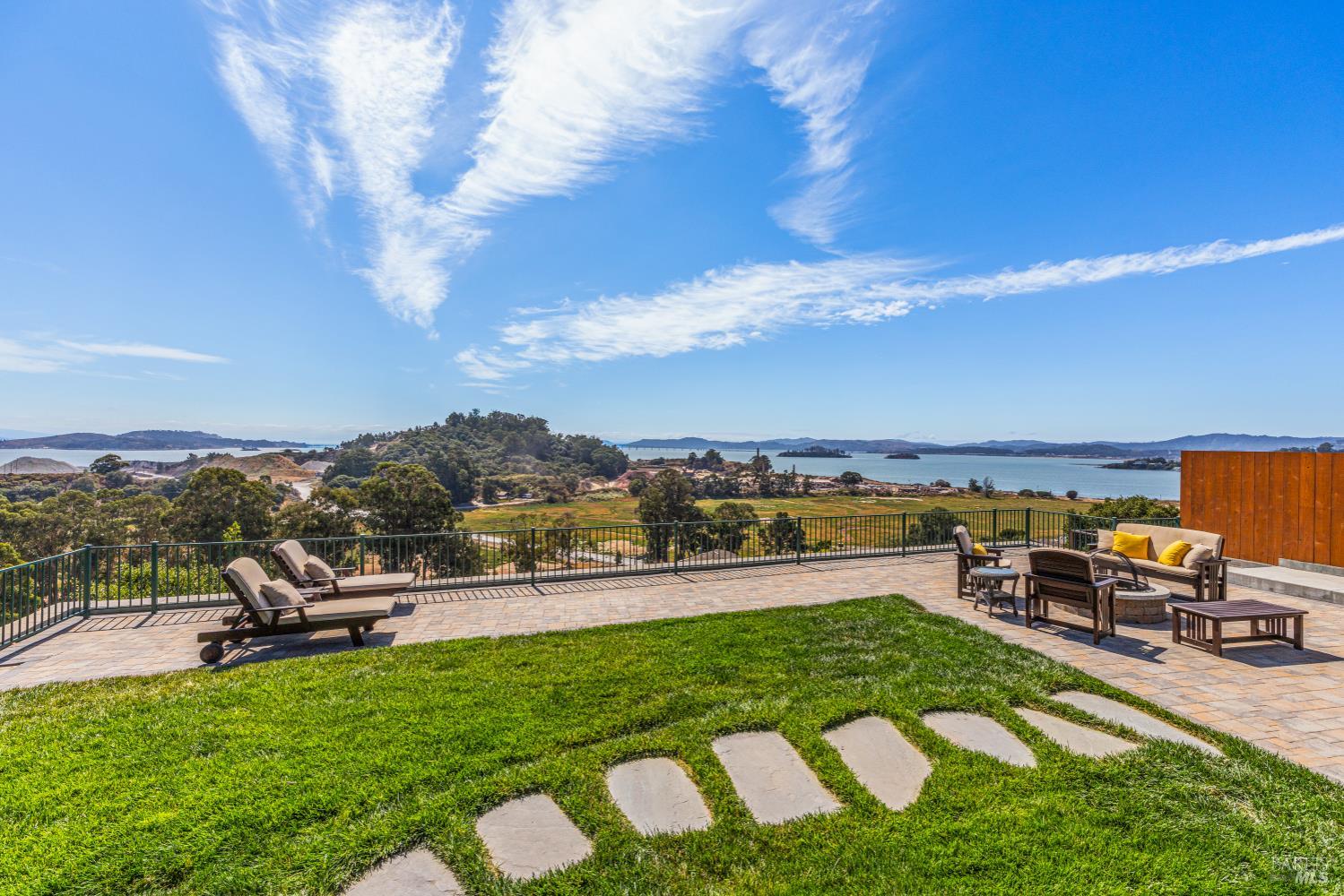 Detail Gallery Image 39 of 56 For 126 San Marino Dr, San Rafael,  CA 94901 - 5 Beds | 3/1 Baths