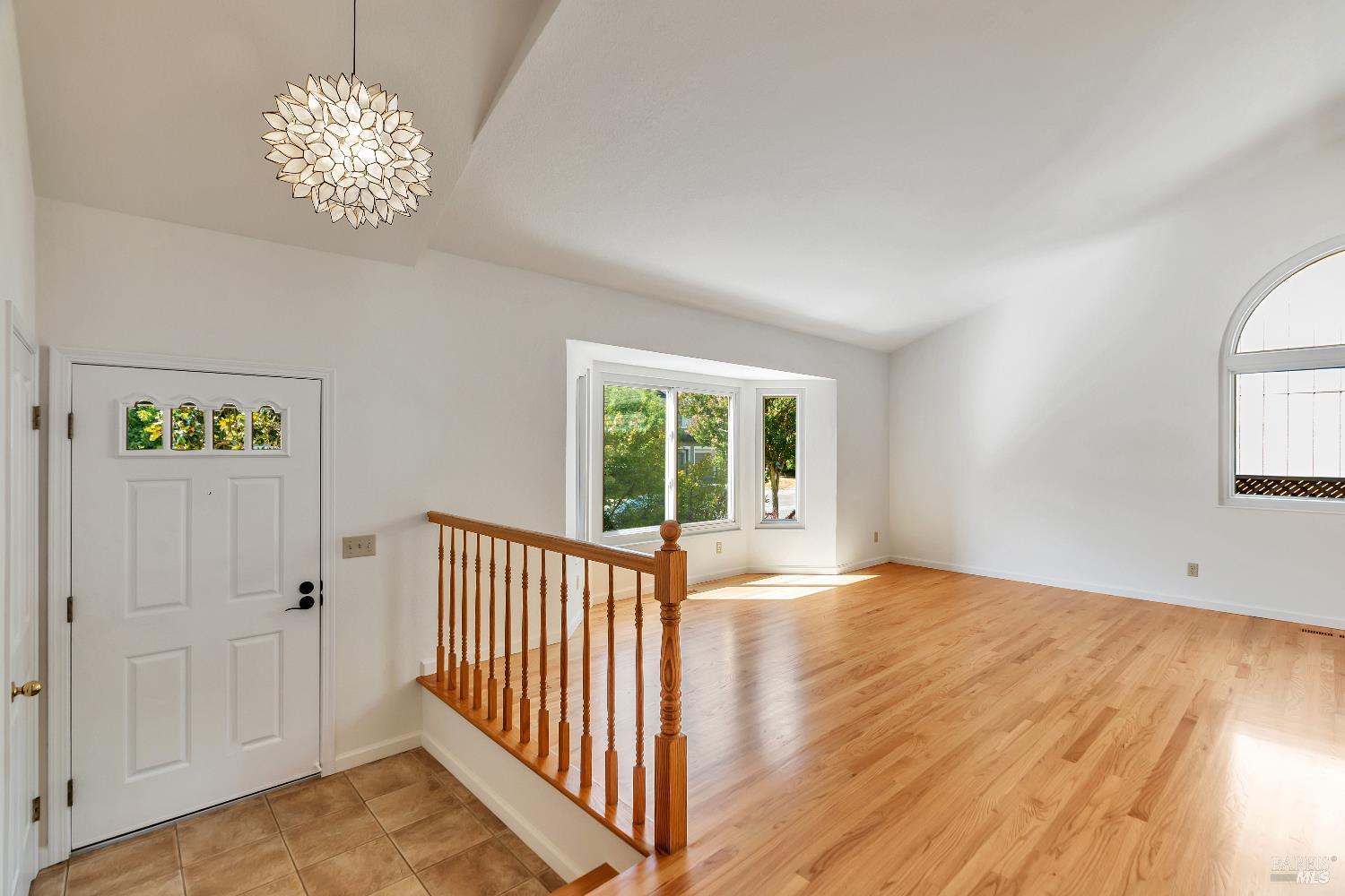Detail Gallery Image 4 of 36 For 9525 Camelot Dr, Windsor,  CA 95492 - 4 Beds | 2/1 Baths