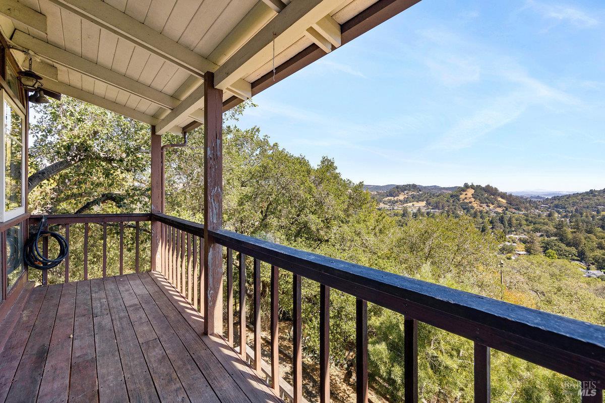 Detail Gallery Image 18 of 73 For 445 Scenic Ave, San Anselmo,  CA 94960 - 2 Beds | 2 Baths