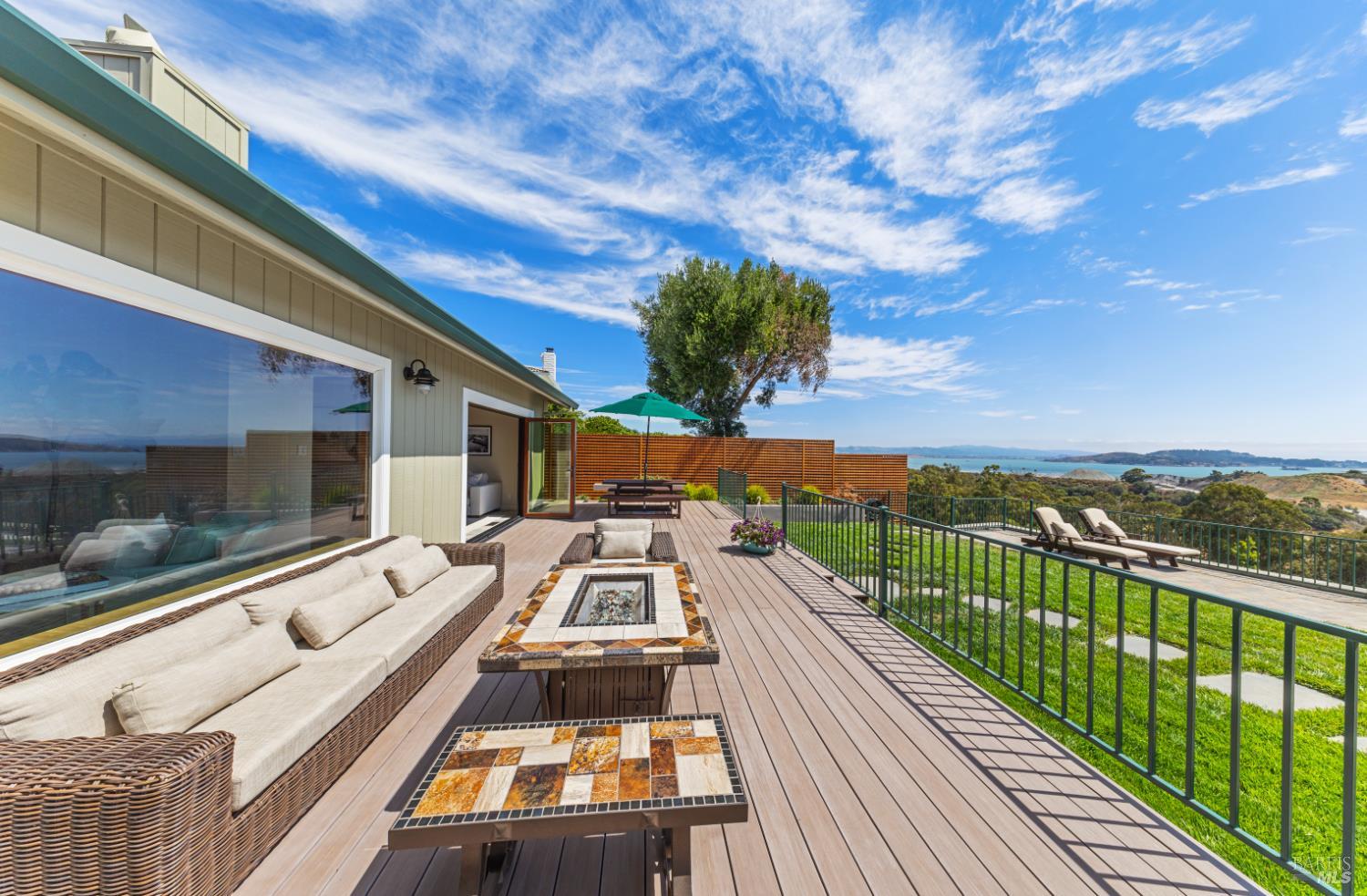 Detail Gallery Image 41 of 56 For 126 San Marino Dr, San Rafael,  CA 94901 - 5 Beds | 3/1 Baths