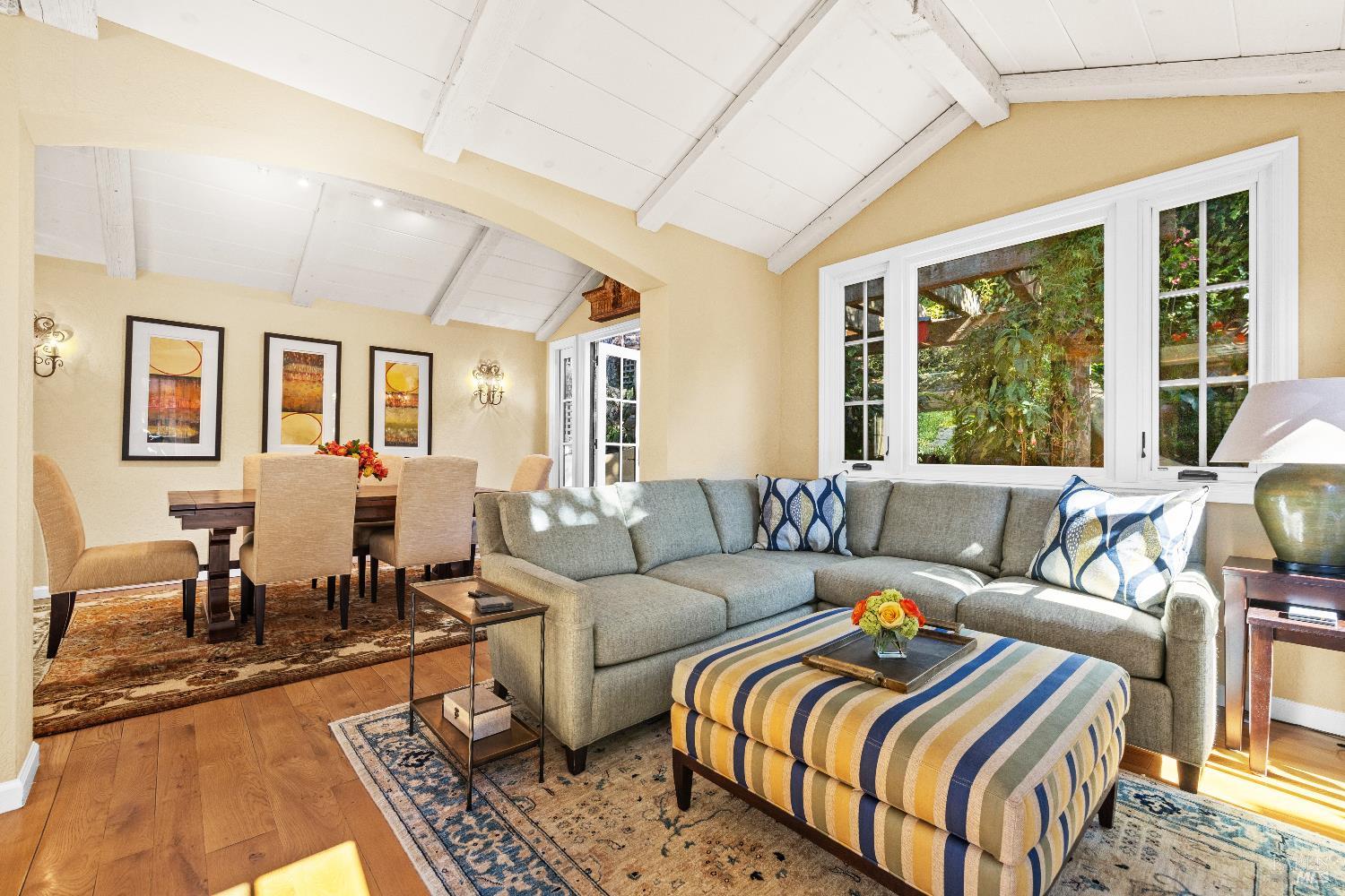 Detail Gallery Image 21 of 44 For 260 Clorinda Ave, San Rafael,  CA 94901 - 4 Beds | 3 Baths