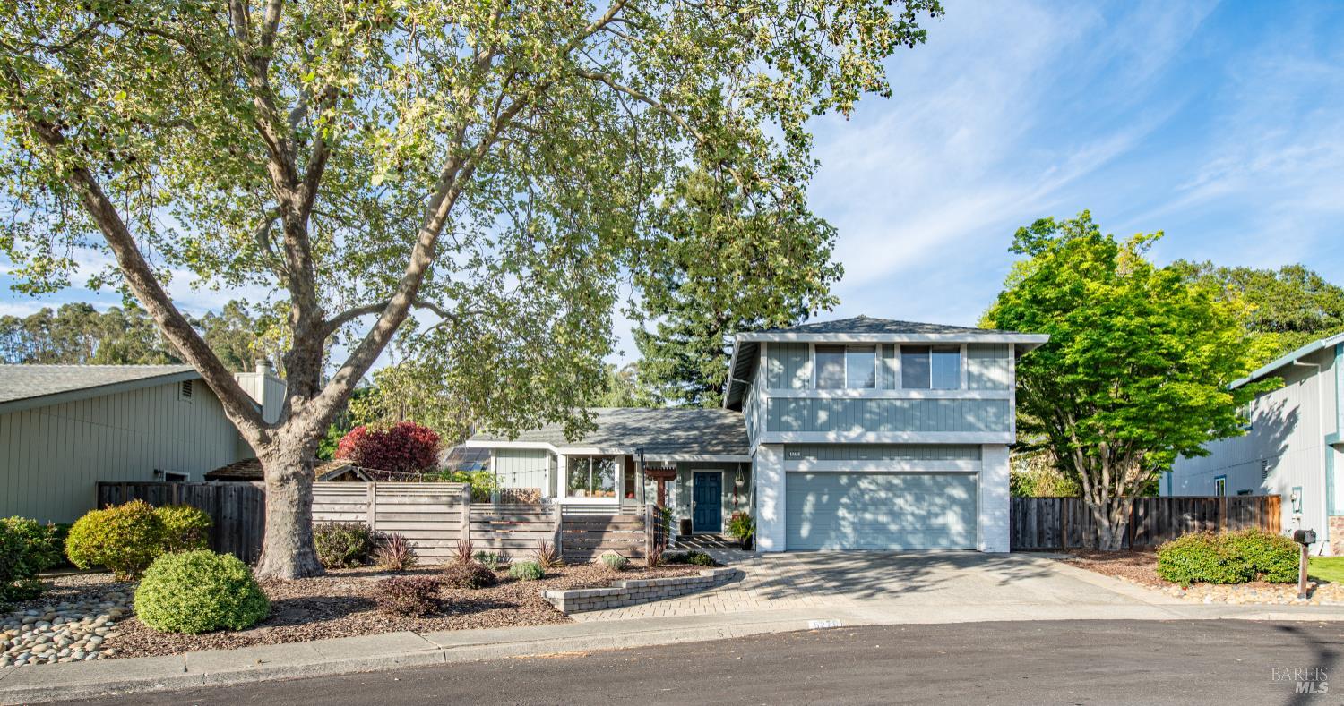 Detail Gallery Image 1 of 73 For 5270 Arnica Way, Santa Rosa,  CA 95403 - 4 Beds | 2/1 Baths