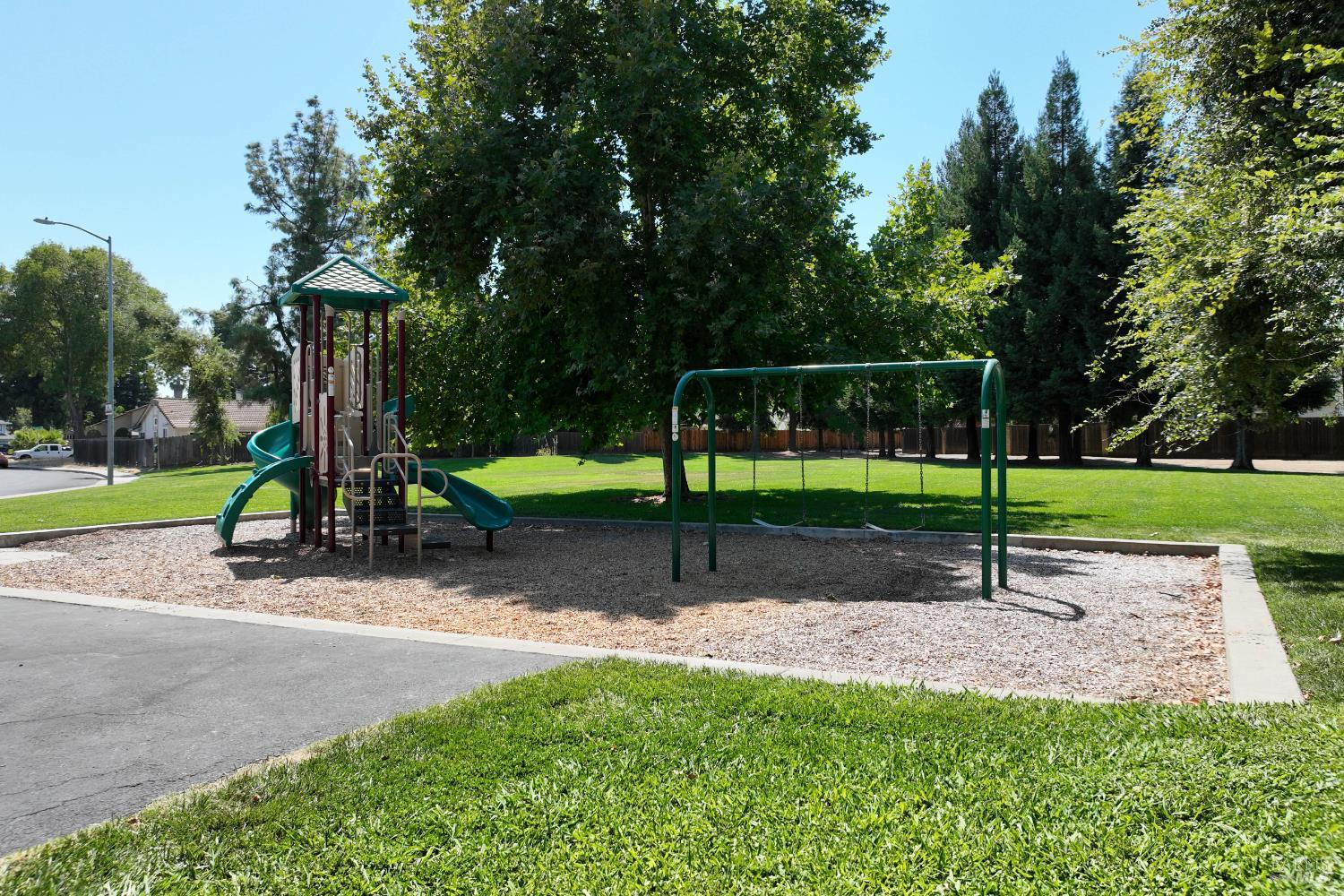 Detail Gallery Image 70 of 79 For 119 Woodstock Cir, Vacaville,  CA 95687 - 4 Beds | 2/1 Baths