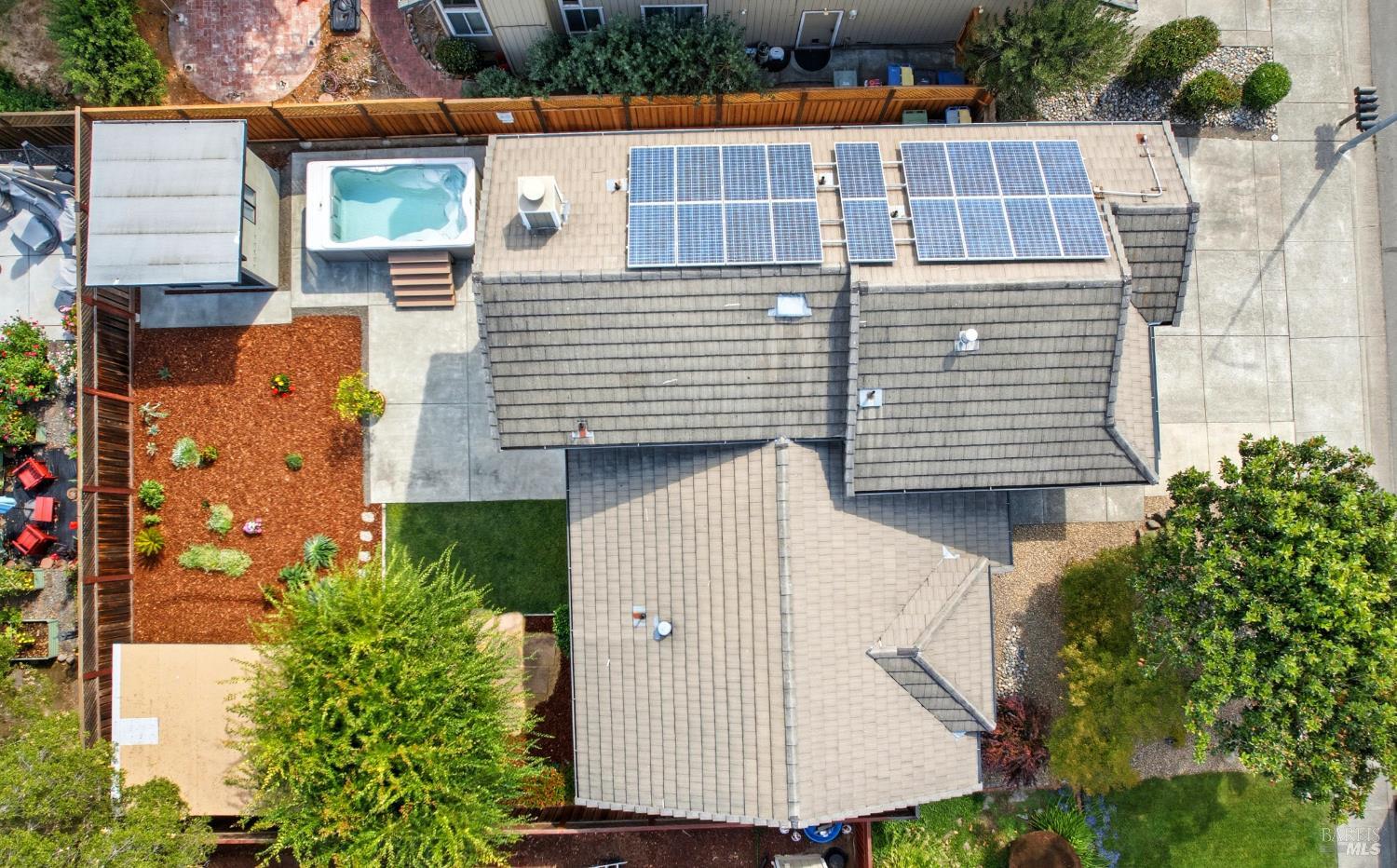 Detail Gallery Image 3 of 36 For 9525 Camelot Dr, Windsor,  CA 95492 - 4 Beds | 2/1 Baths