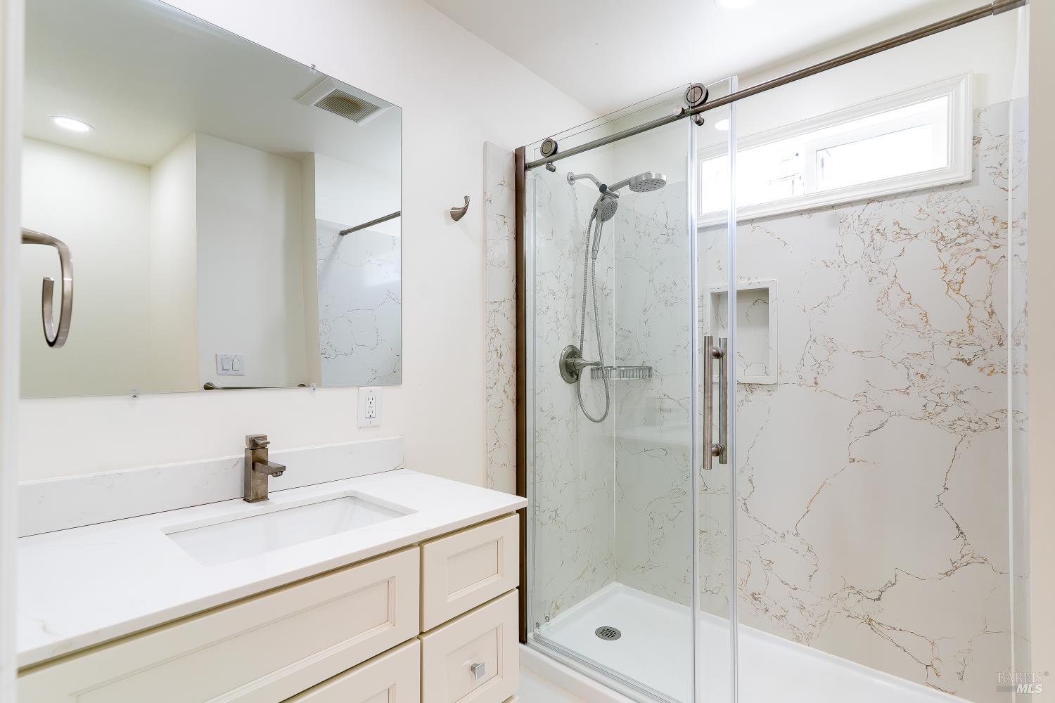 Detail Gallery Image 3 of 35 For 413 S Jefferson St, Napa,  CA 94559 - 2 Beds | 1 Baths