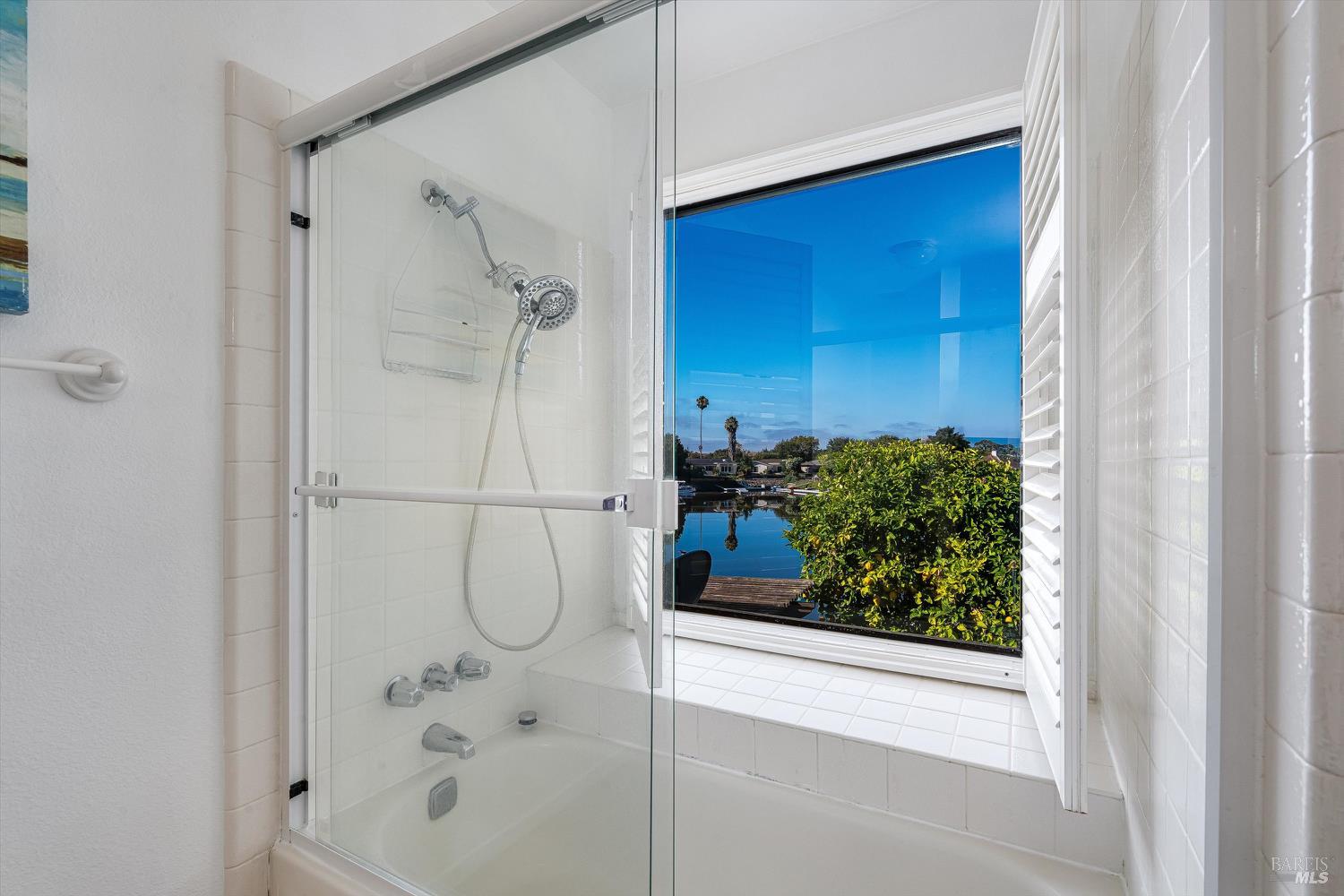 Detail Gallery Image 29 of 58 For 925 Marina Dr, Napa,  CA 94559 - 3 Beds | 2/1 Baths