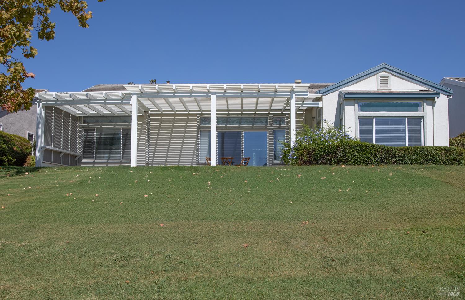 Detail Gallery Image 8 of 69 For 319 Cedar Ridge Dr, Rio Vista,  CA 94571 - 2 Beds | 2/1 Baths
