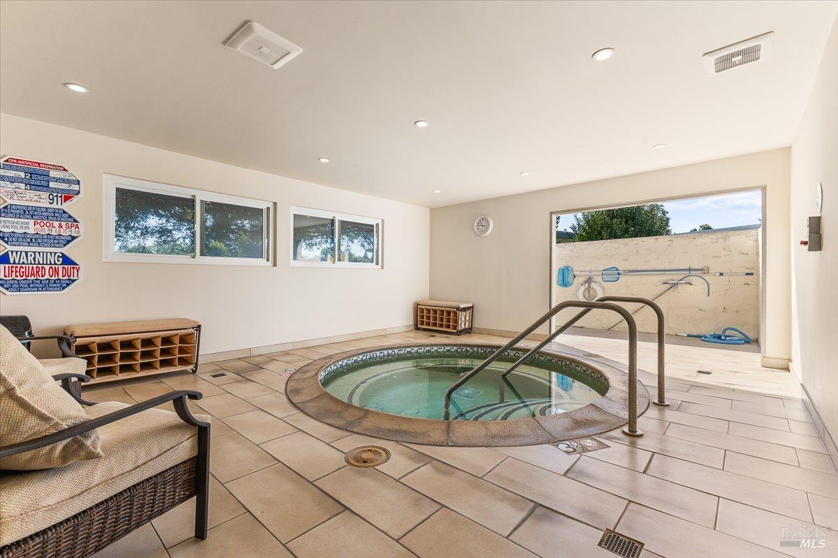 Detail Gallery Image 31 of 32 For 34 Circulo Juarez Unkn, Rohnert Park,  CA 94928 - 2 Beds | 2 Baths