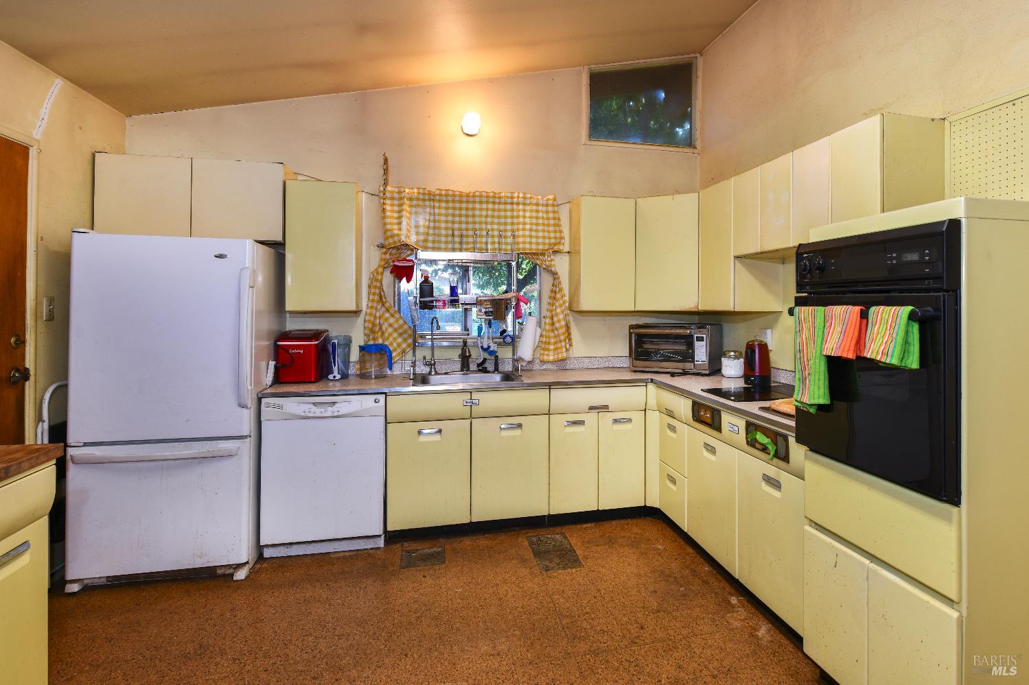 Detail Gallery Image 5 of 27 For 3520 Beckworth Dr, Napa,  CA 94558 - 3 Beds | 2 Baths
