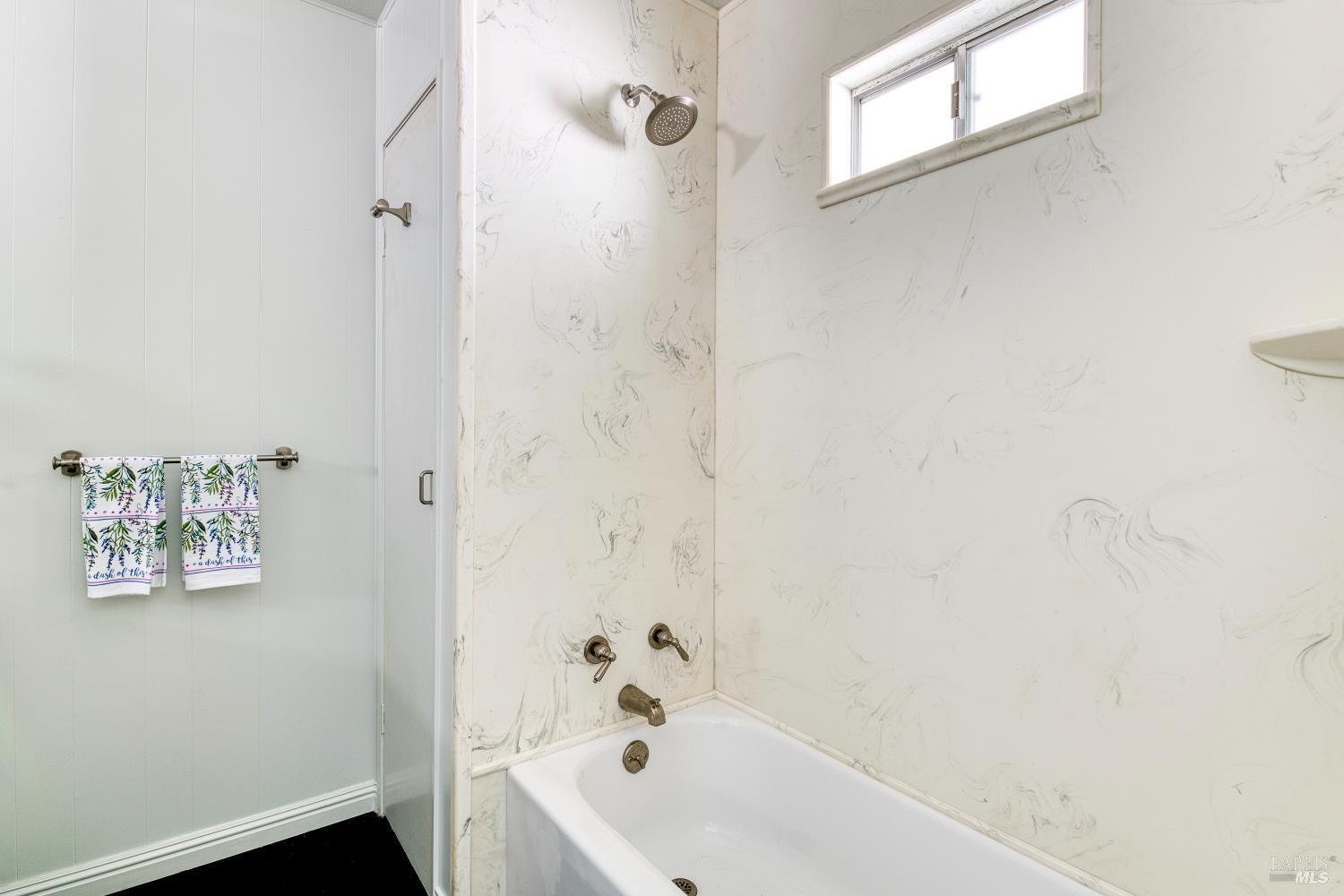 Detail Gallery Image 23 of 35 For 708 Seville Way, Novato,  CA 94949 - 2 Beds | 2 Baths