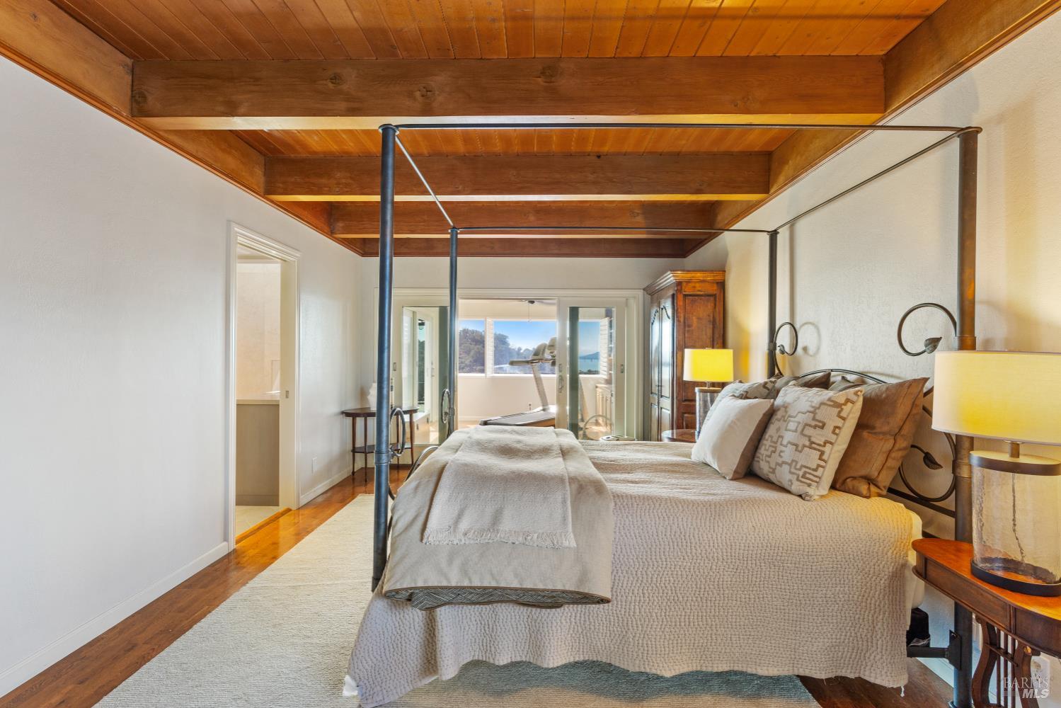 Detail Gallery Image 22 of 56 For 126 San Marino Dr, San Rafael,  CA 94901 - 5 Beds | 3/1 Baths