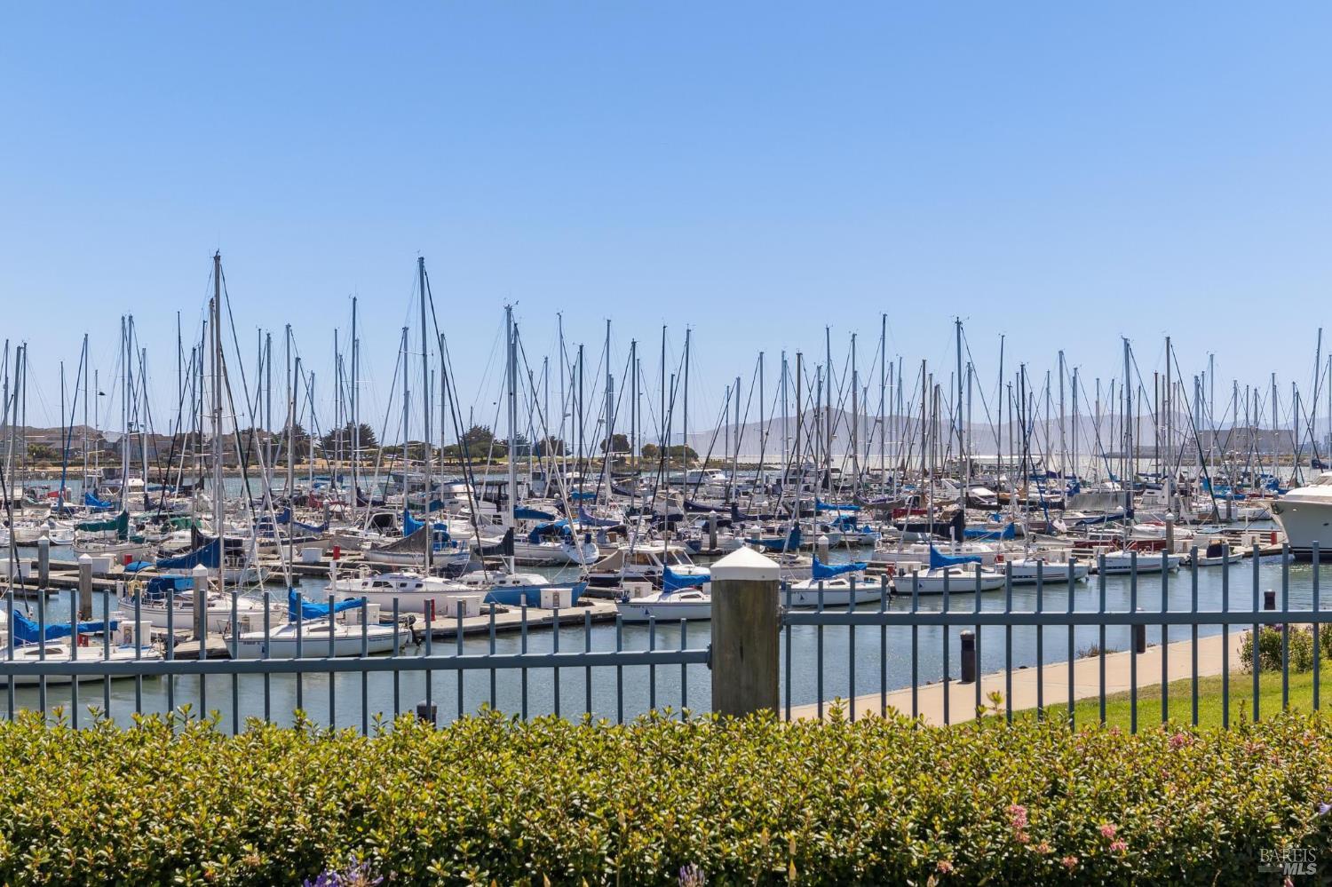Detail Gallery Image 13 of 29 For 306 Commodore Dr, Richmond,  CA 94804 - 2 Beds | 2/1 Baths