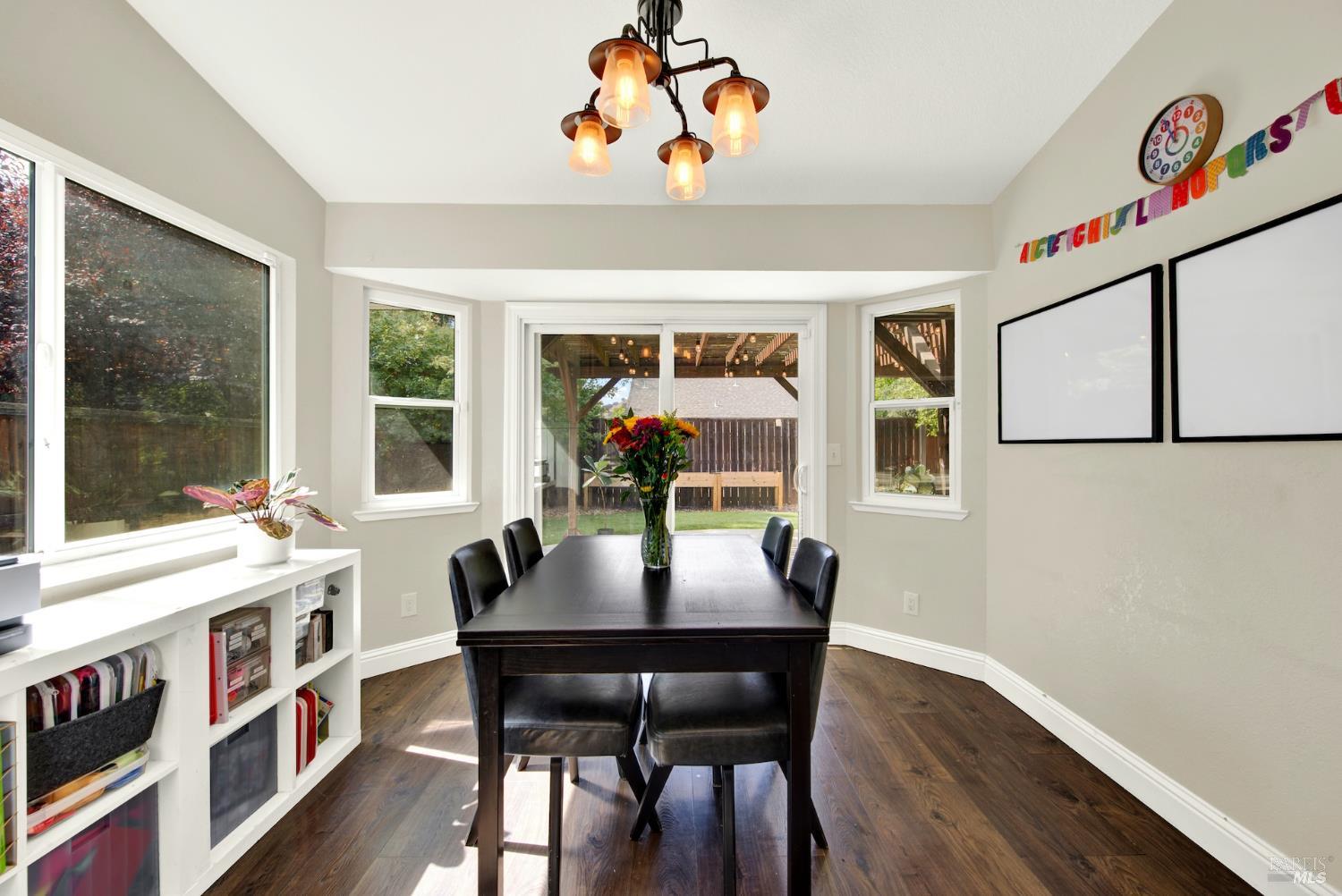 Detail Gallery Image 13 of 48 For 376 Bishop Dr, Vacaville,  CA 95687 - 3 Beds | 2 Baths