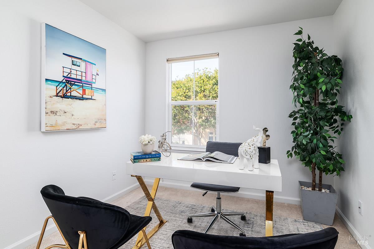 Detail Gallery Image 13 of 28 For 62 Holliday Dr, Novato,  CA 94949 - 2 Beds | 2/1 Baths