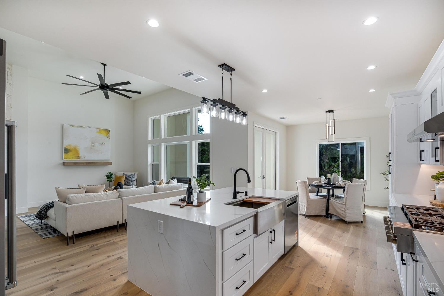Detail Gallery Image 9 of 35 For 3511 Hanover Pl, Santa Rosa,  CA 95404 - 4 Beds | 3/1 Baths