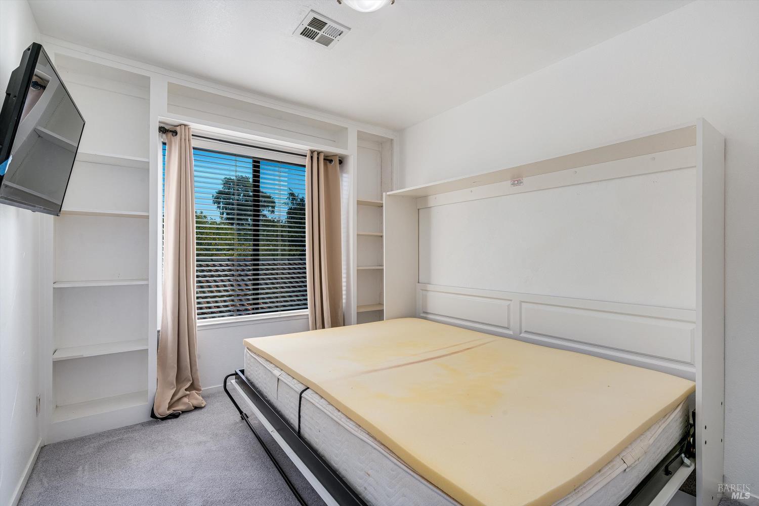 Detail Gallery Image 34 of 58 For 925 Marina Dr, Napa,  CA 94559 - 3 Beds | 2/1 Baths