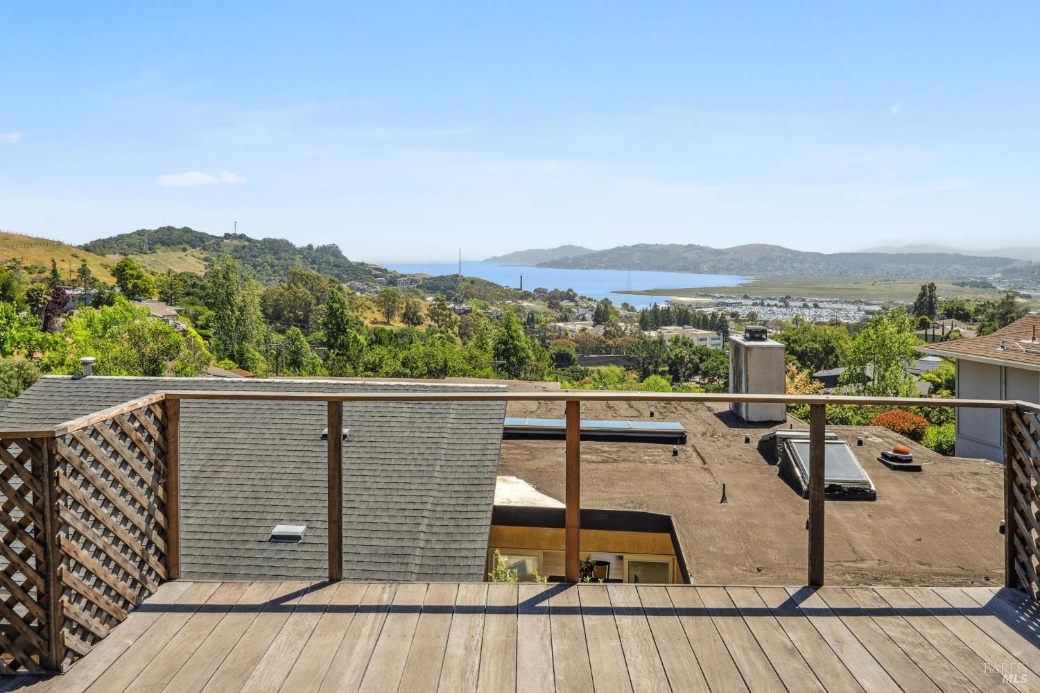 Detail Gallery Image 40 of 43 For 325 via La Cumbre Unkn, Greenbrae,  CA 94904 - 3 Beds | 3/1 Baths