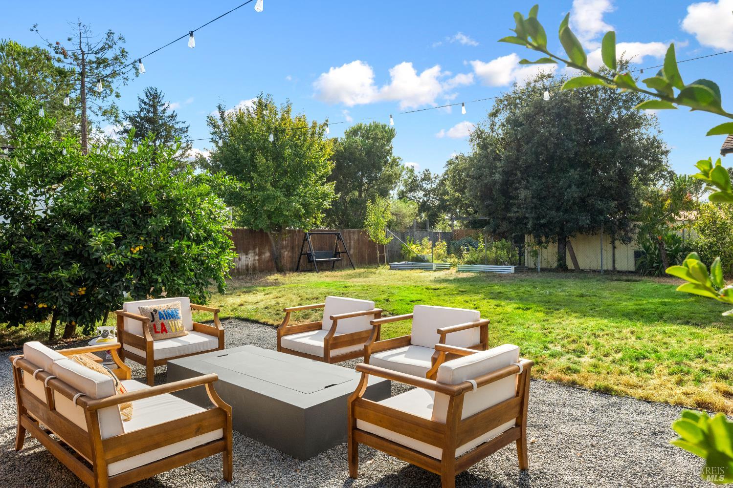 Detail Gallery Image 28 of 43 For 337 Bettencourt St, Sonoma,  CA 95476 - 3 Beds | 2 Baths